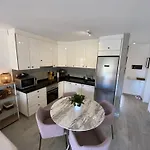 Brisas Seaview - *